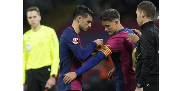 Fodboldånden, der er arvet af FC Barcelonas nr. 6 og nr. 8 trøjer Fodboldånden, der er arvet af FC Barcelonas nr. 6 og nr. 8 trøjer